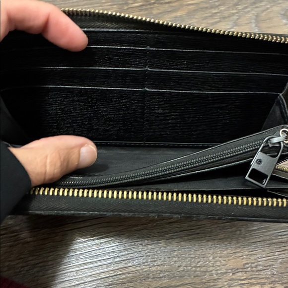 Gucci Black Leather Wallet - Picture 10 of 12